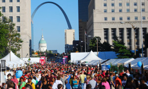 st louis-festival crowd-arch